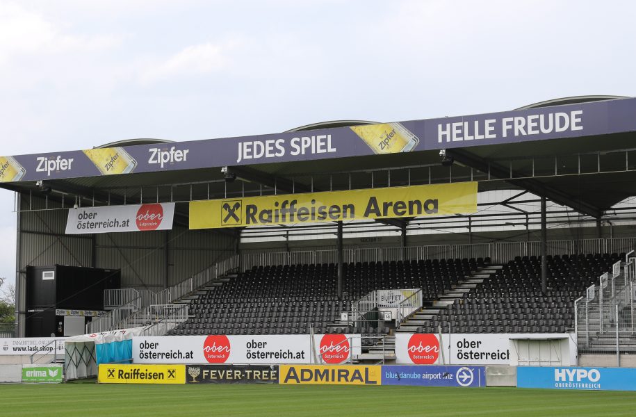 Sponsoring Rlb Oo Sichert Sich Fussball Stadion